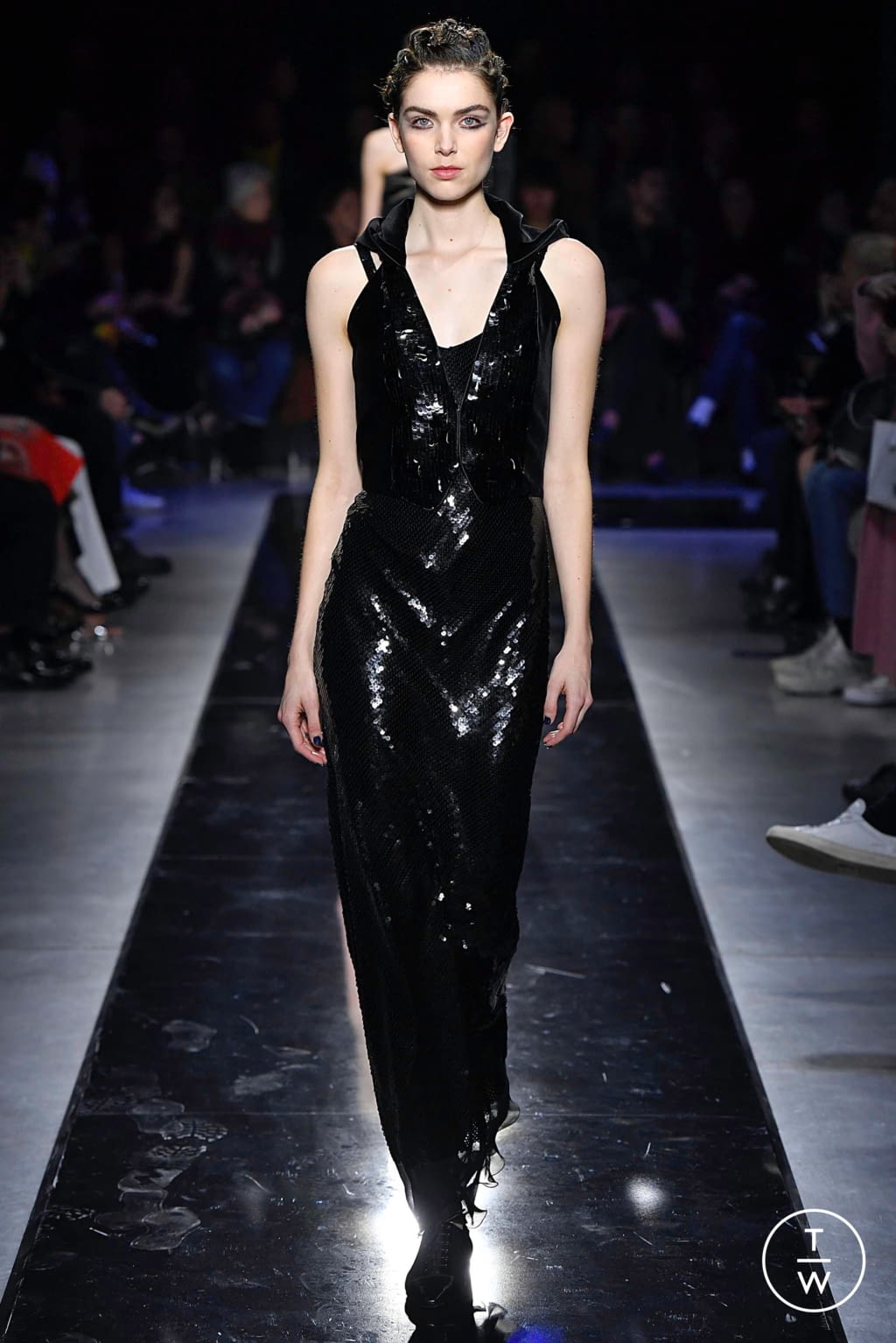 Fashion Week Milan Fall/Winter 2019 look 98 from the Giorgio Armani collection womenswear