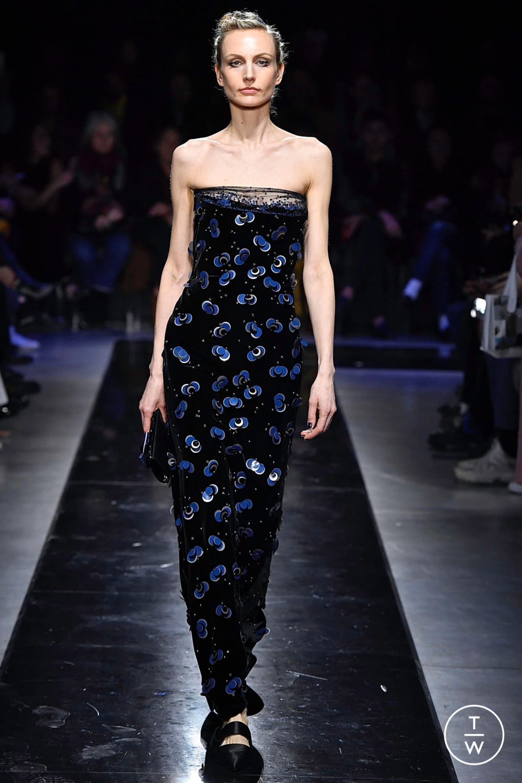 Fashion Week Milan Fall/Winter 2019 look 102 from the Giorgio Armani collection 女装