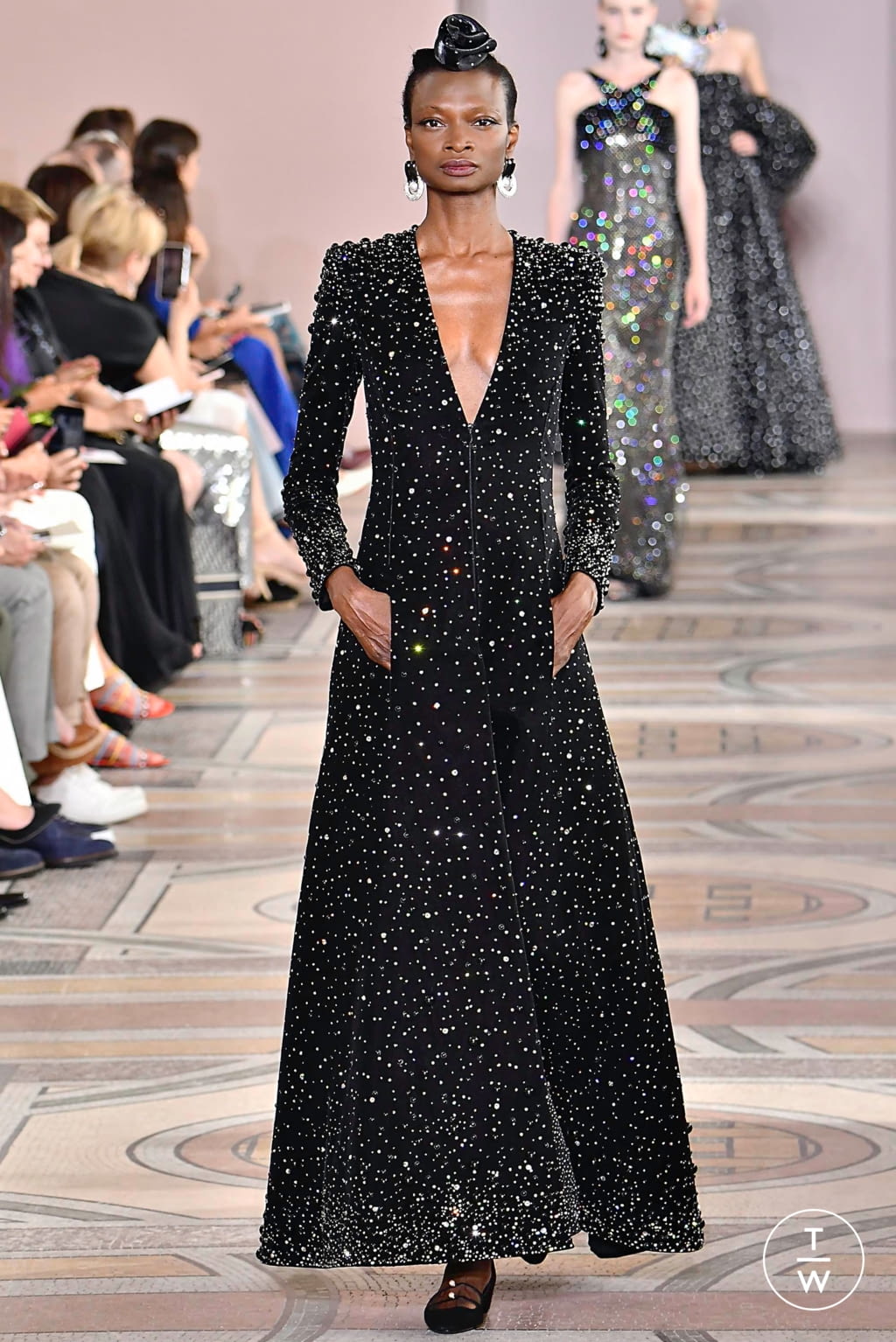 Fashion Week Paris Fall/Winter 2019 look 70 from the Giorgio Armani Privé collection couture