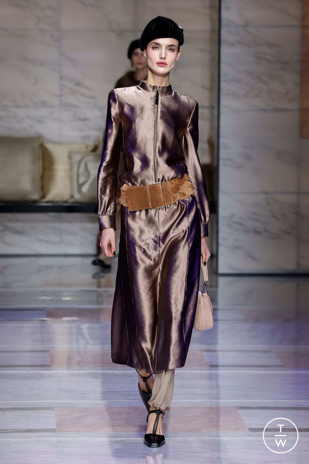 Fashion Week Milan Fall/Winter 2023 look 11 de la collection Giorgio Armani womenswear