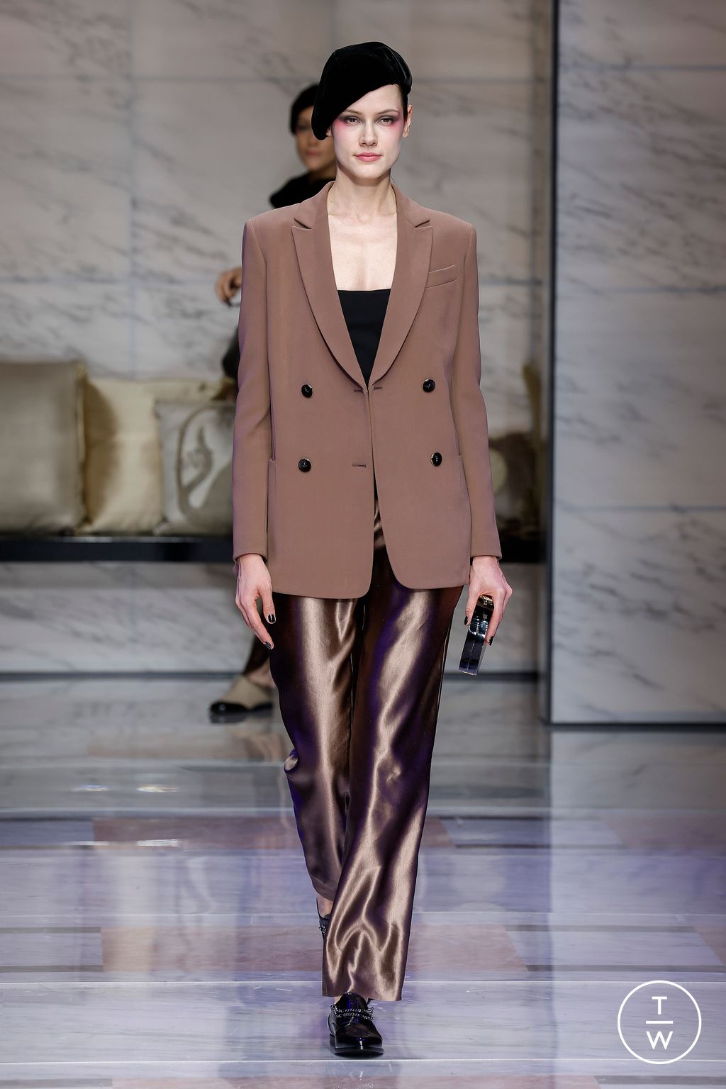 Fashion Week Milan Fall/Winter 2023 look 19 from the Giorgio Armani collection womenswear