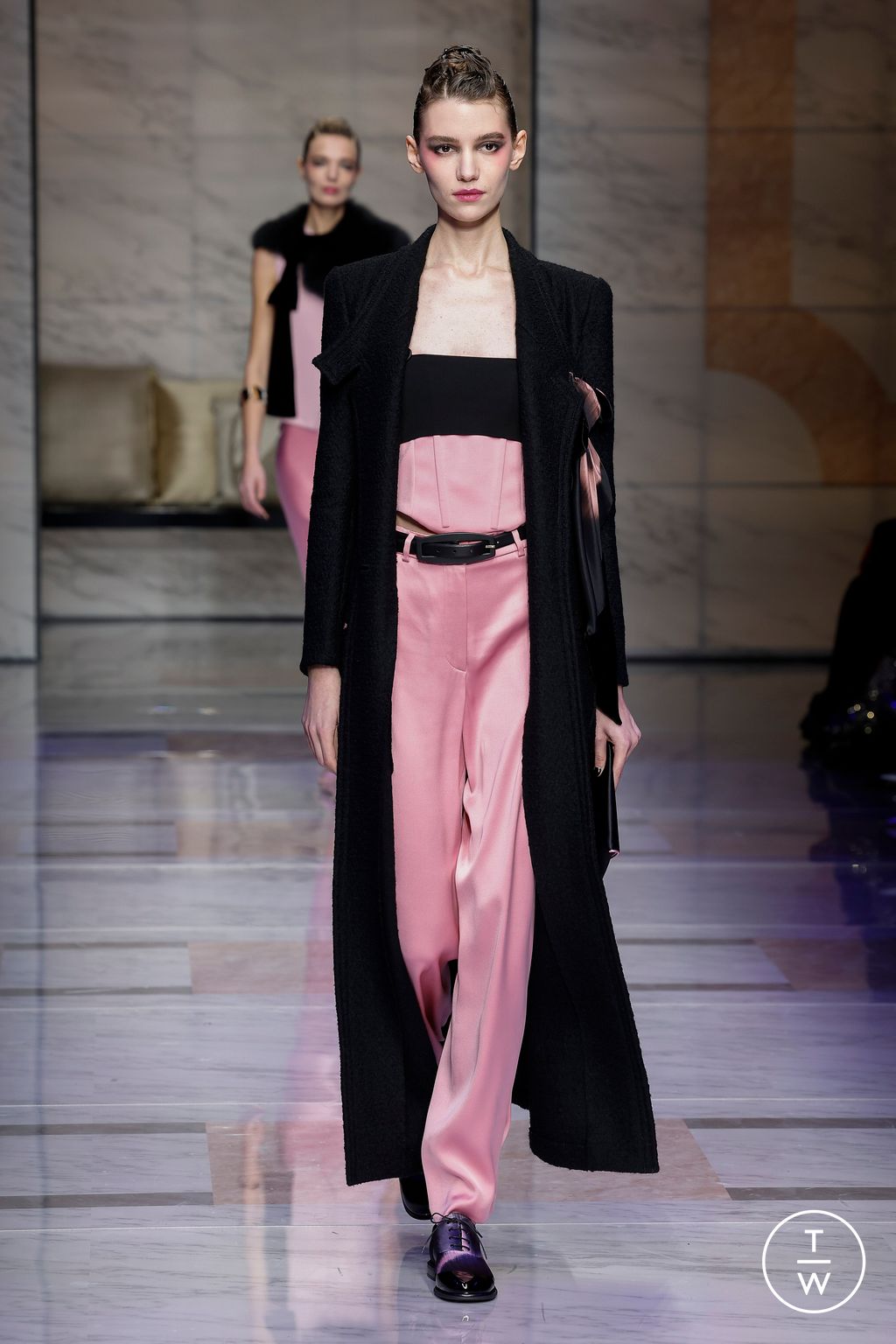 Fashion Week Milan Fall/Winter 2023 look 35 from the Giorgio Armani collection womenswear