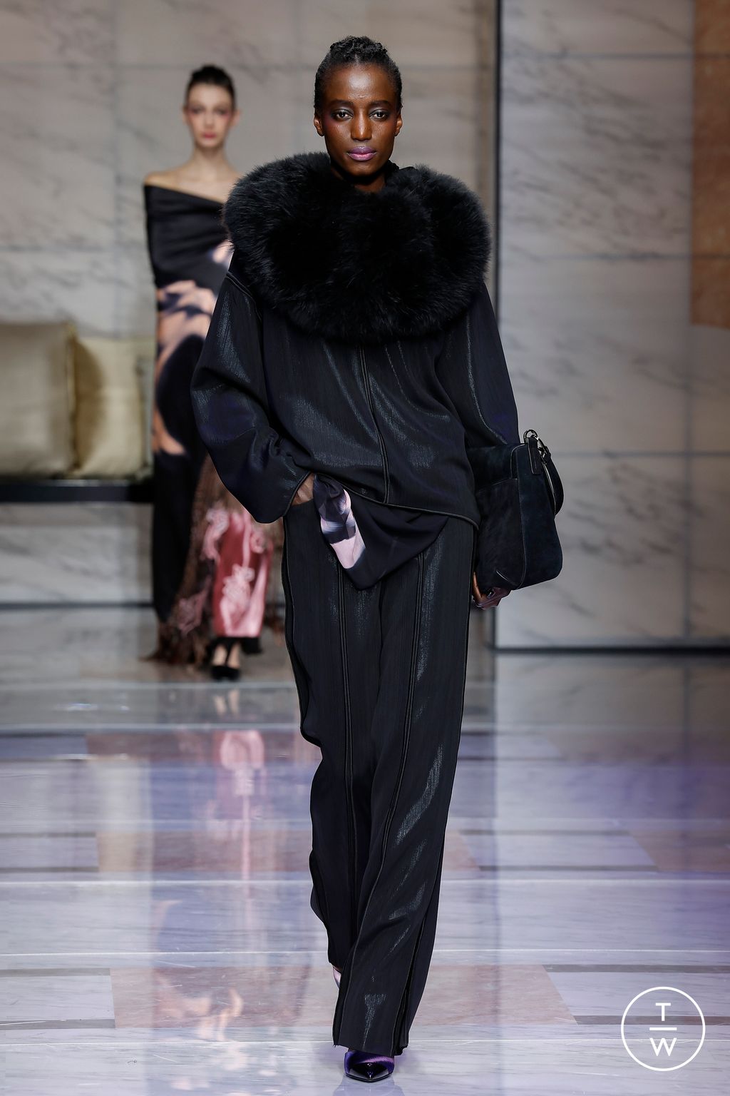 Fashion Week Milan Fall/Winter 2023 look 39 from the Giorgio Armani collection womenswear