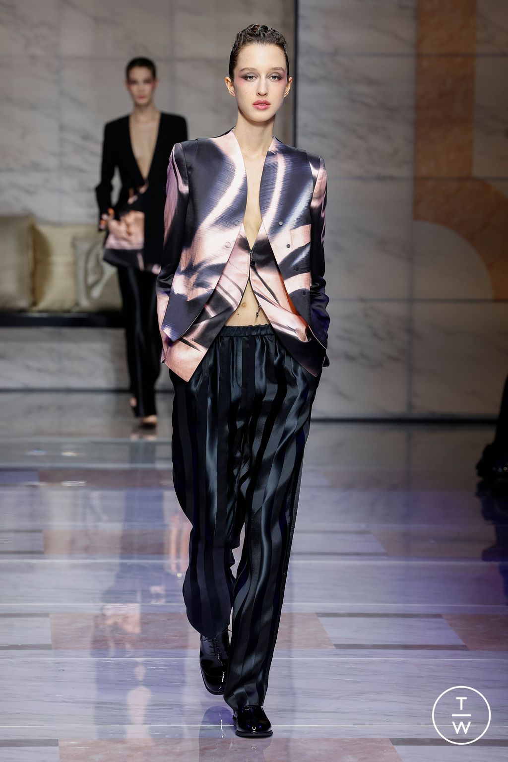 Fashion Week Milan Fall/Winter 2023 look 41 from the Giorgio Armani collection 女装