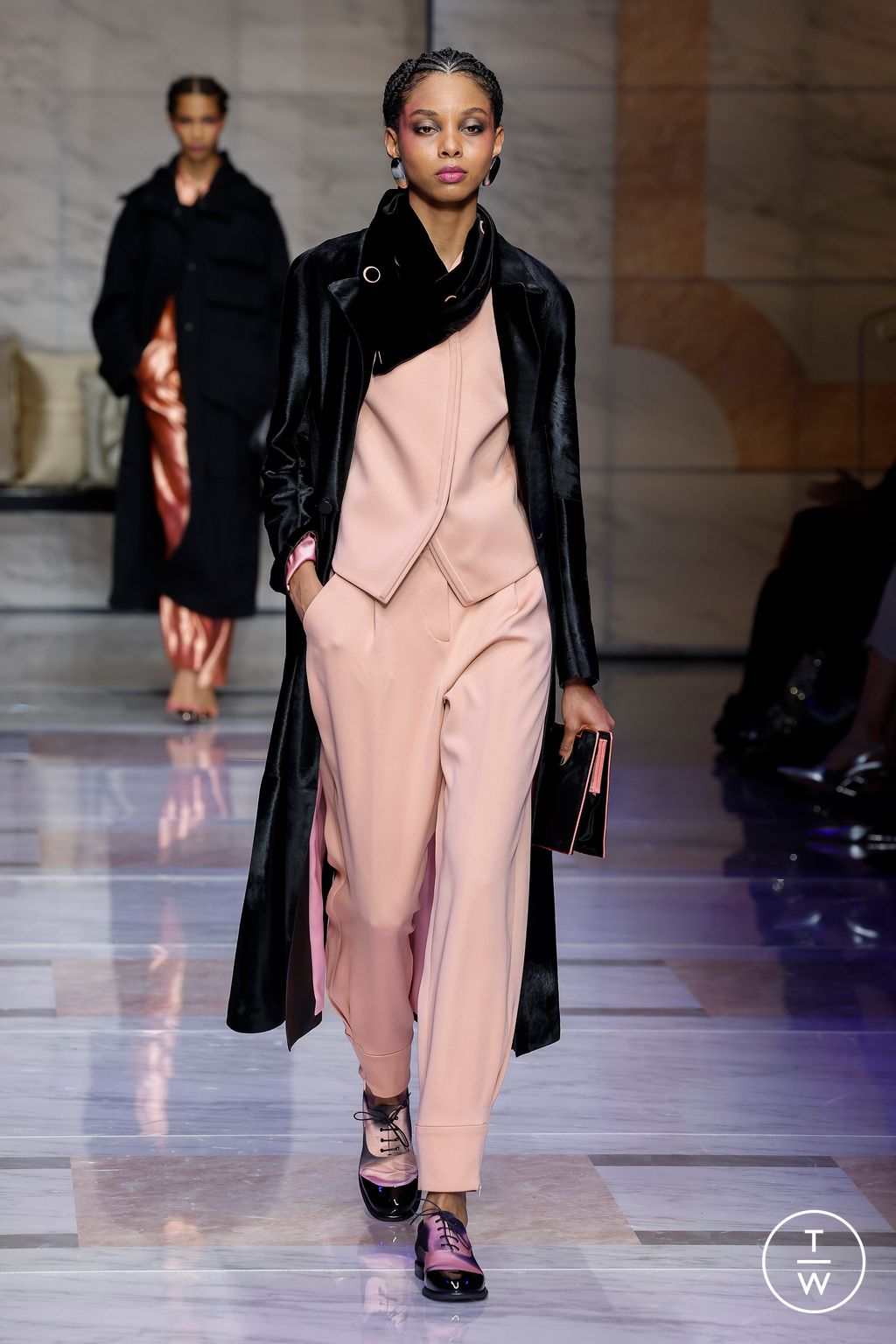 Fashion Week Milan Fall/Winter 2023 look 46 from the Giorgio Armani collection womenswear