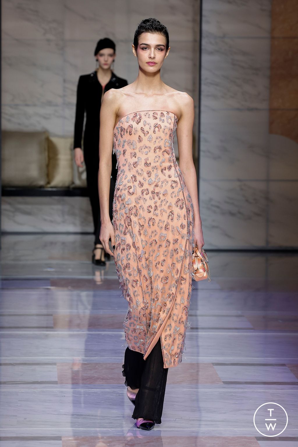 Fashion Week Milan Fall/Winter 2023 look 53 de la collection Giorgio Armani womenswear