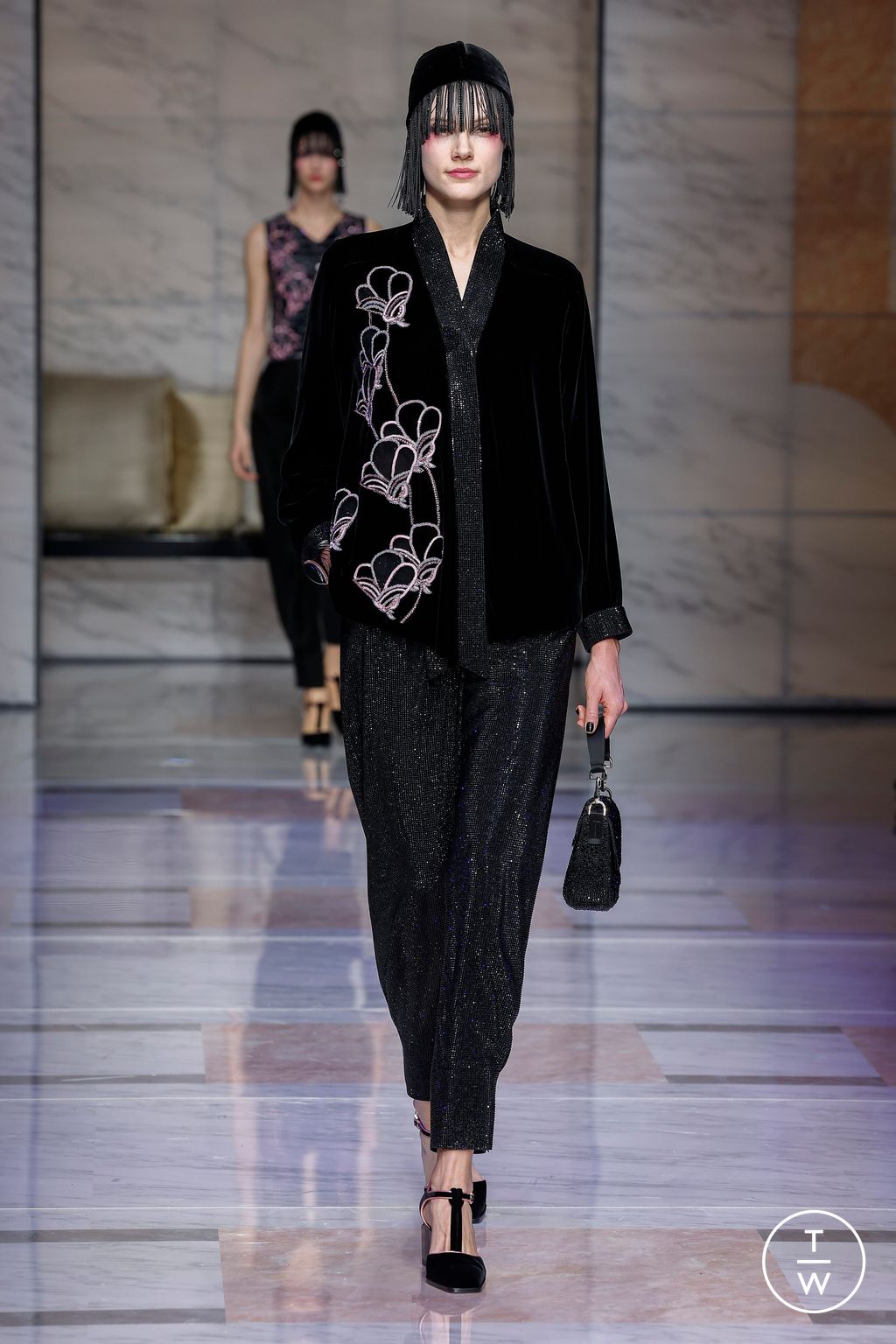 Fashion Week Milan Fall/Winter 2023 look 69 de la collection Giorgio Armani womenswear
