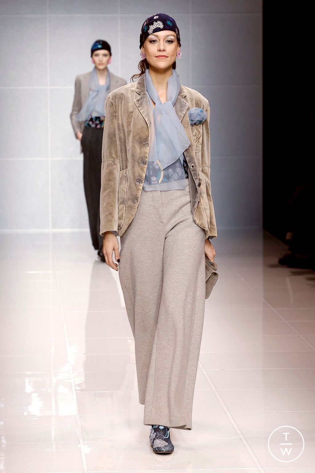 Fashion Week Milan Fall/Winter 2024 look 3 from the Giorgio Armani collection 女装