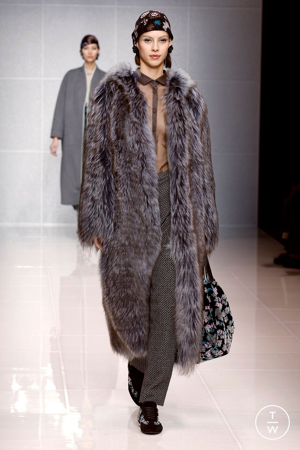 Fashion Week Milan Fall/Winter 2024 look 6 de la collection Giorgio Armani womenswear