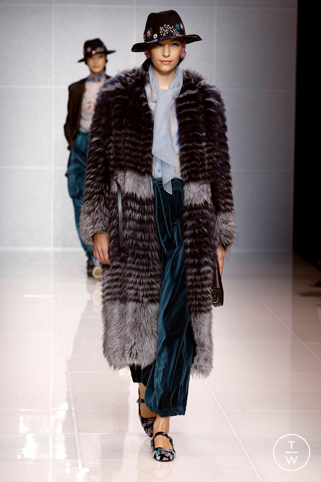 Fashion Week Milan Fall/Winter 2024 look 10 from the Giorgio Armani collection womenswear