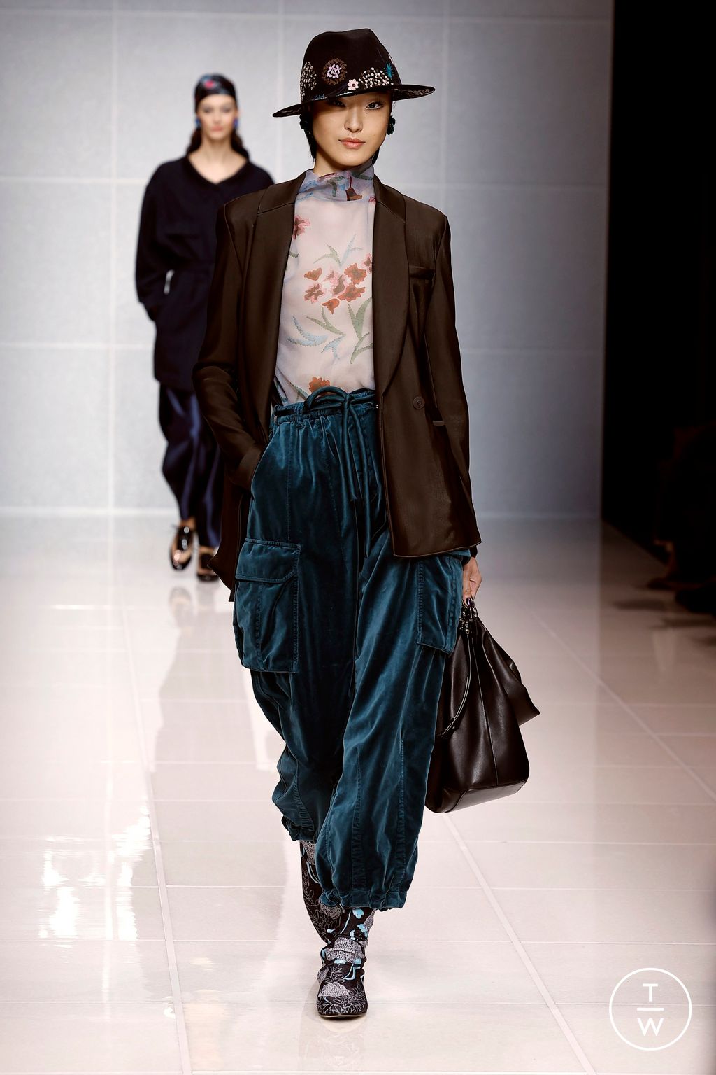 Fashion Week Milan Fall/Winter 2024 look 11 de la collection Giorgio Armani womenswear