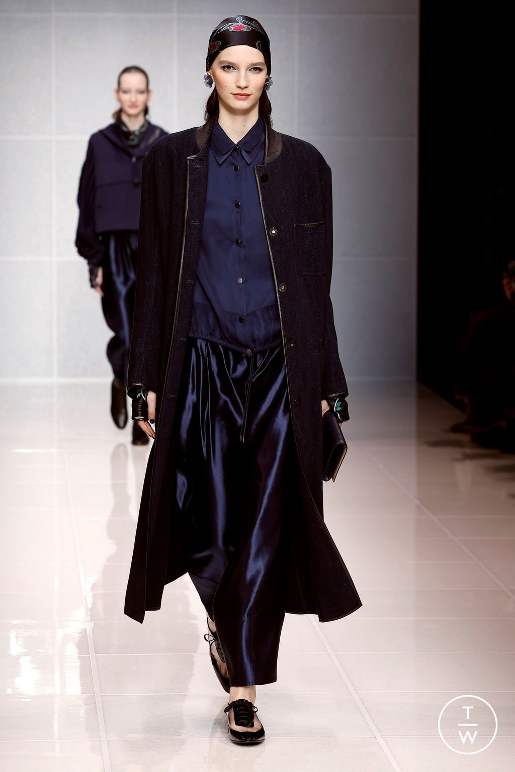 Fashion Week Milan Fall/Winter 2024 look 13 de la collection Giorgio Armani womenswear