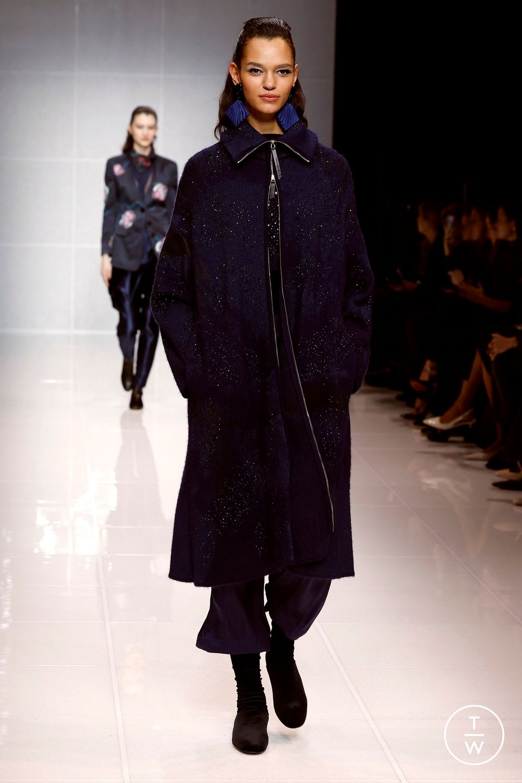 Fashion Week Milan Fall/Winter 2024 look 16 from the Giorgio Armani collection womenswear