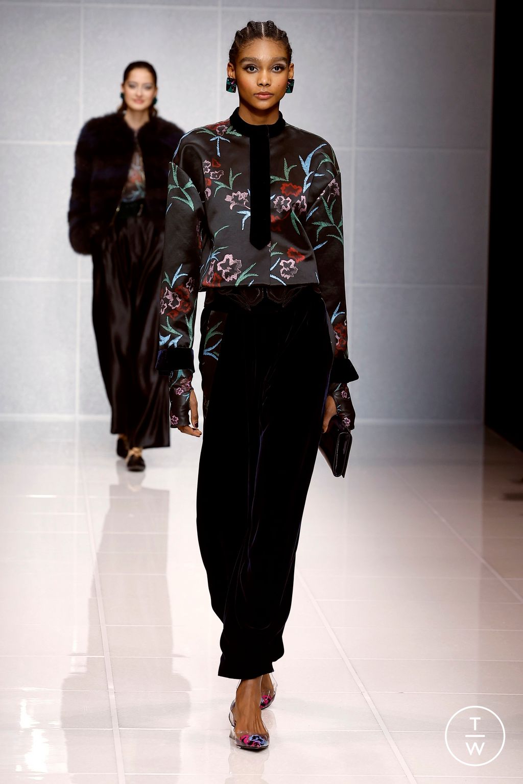Fashion Week Milan Fall/Winter 2024 look 20 from the Giorgio Armani collection womenswear