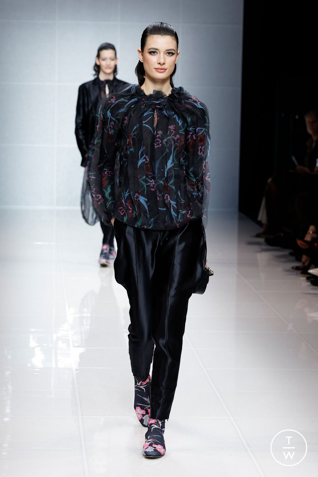 Fashion Week Milan Fall/Winter 2024 look 22 from the Giorgio Armani collection womenswear