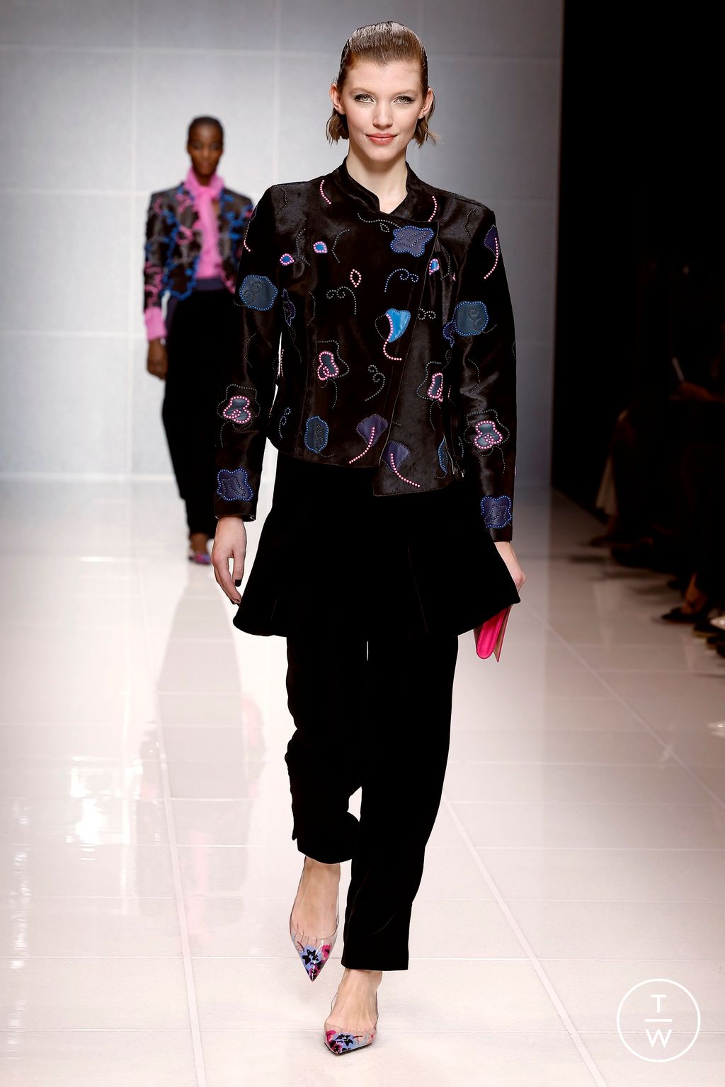 Fashion Week Milan Fall/Winter 2024 look 28 from the Giorgio Armani collection 女装
