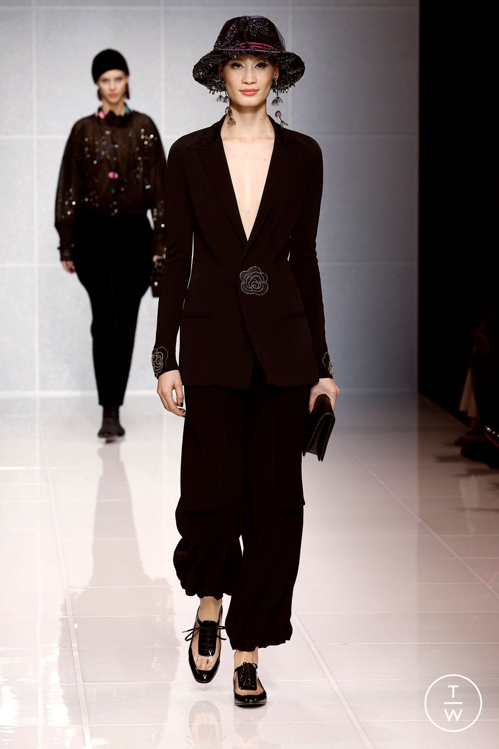 Fashion Week Milan Fall/Winter 2024 look 46 from the Giorgio Armani collection 女装