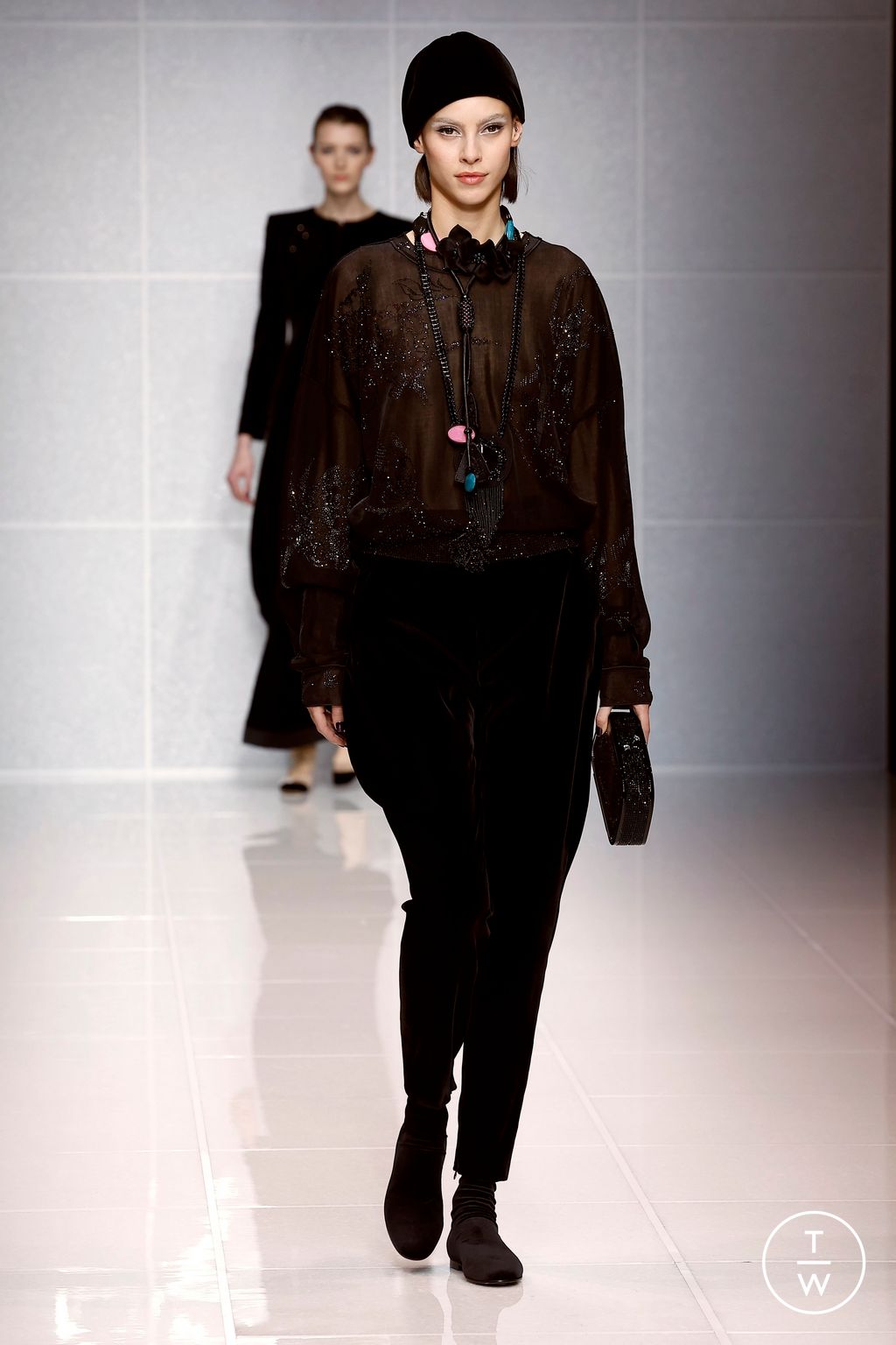 Fashion Week Milan Fall/Winter 2024 look 47 from the Giorgio Armani collection womenswear