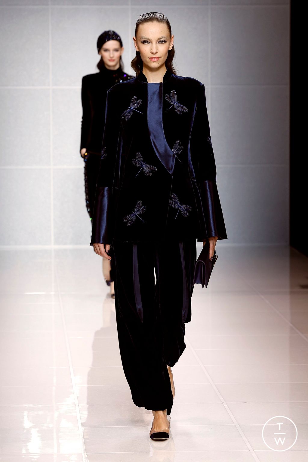 Fashion Week Milan Fall/Winter 2024 look 50 from the Giorgio Armani collection womenswear