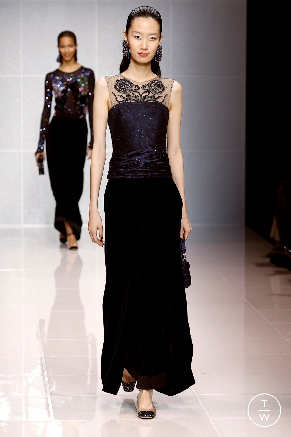 Fashion Week Milan Fall/Winter 2024 look 56 from the Giorgio Armani collection womenswear