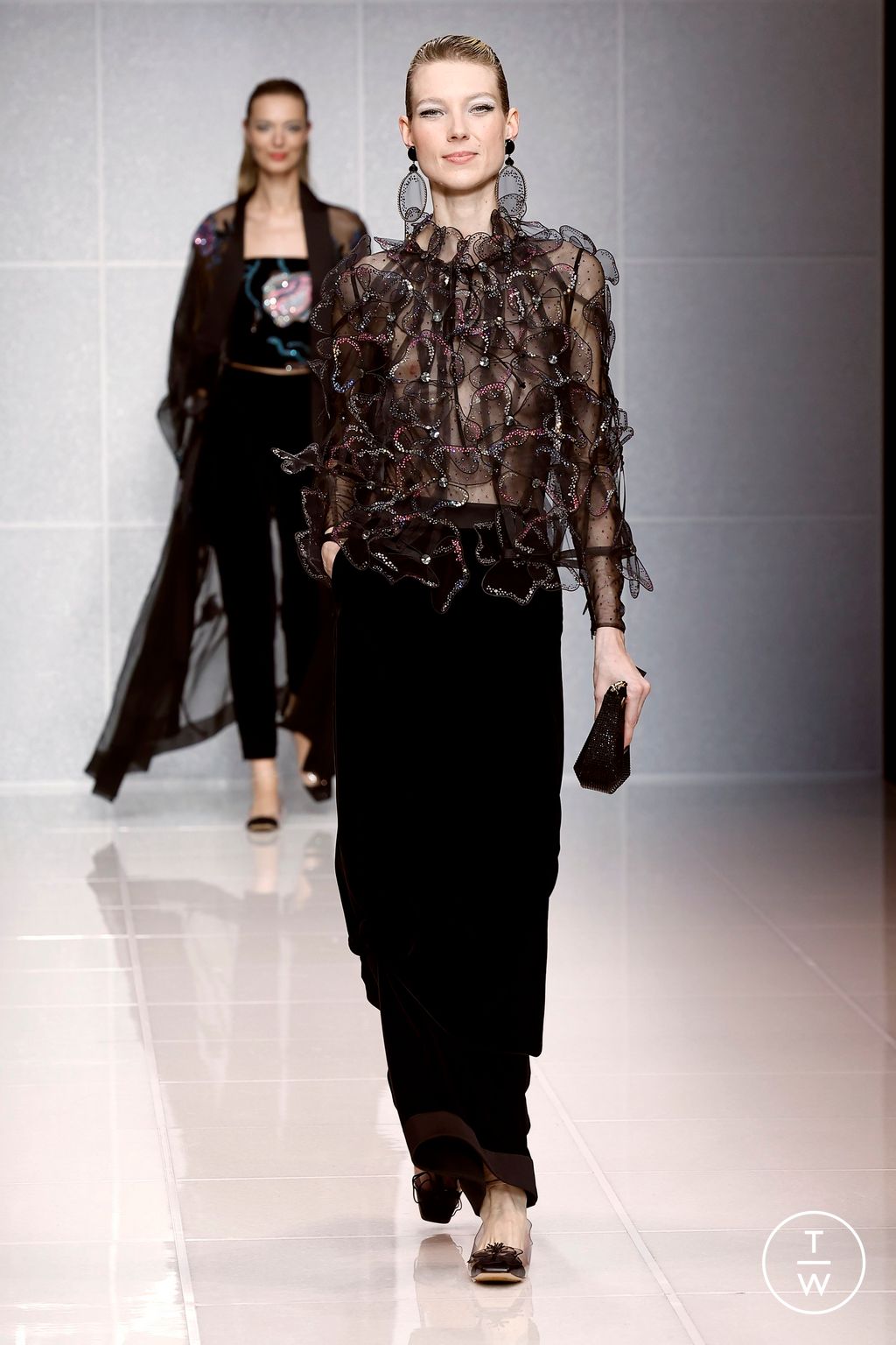 Fashion Week Milan Fall/Winter 2024 look 58 from the Giorgio Armani collection womenswear