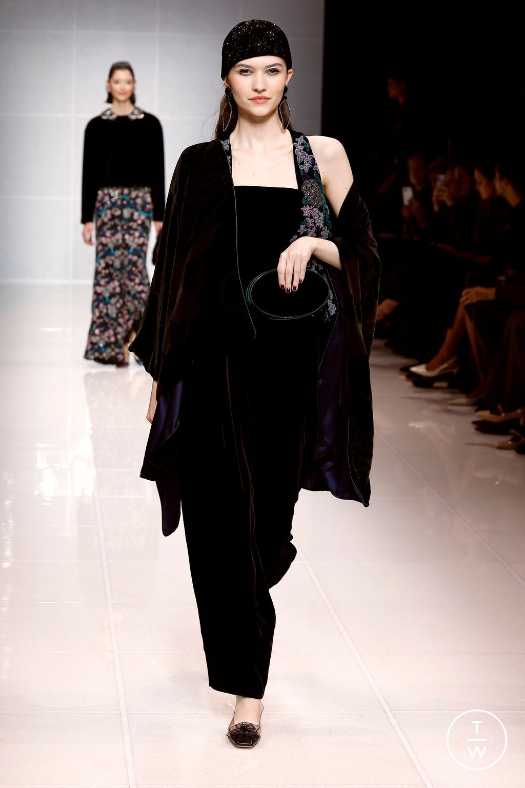 Fashion Week Milan Fall/Winter 2024 look 65 from the Giorgio Armani collection womenswear