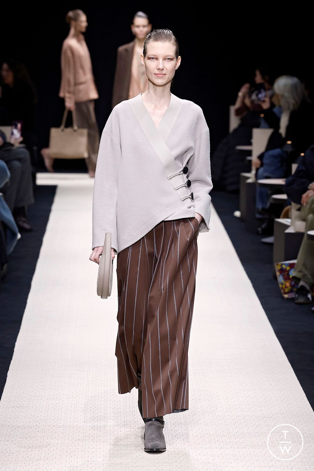 Fashion Week Milan Fall/Winter 2025 look 7 from the Giorgio Armani collection womenswear