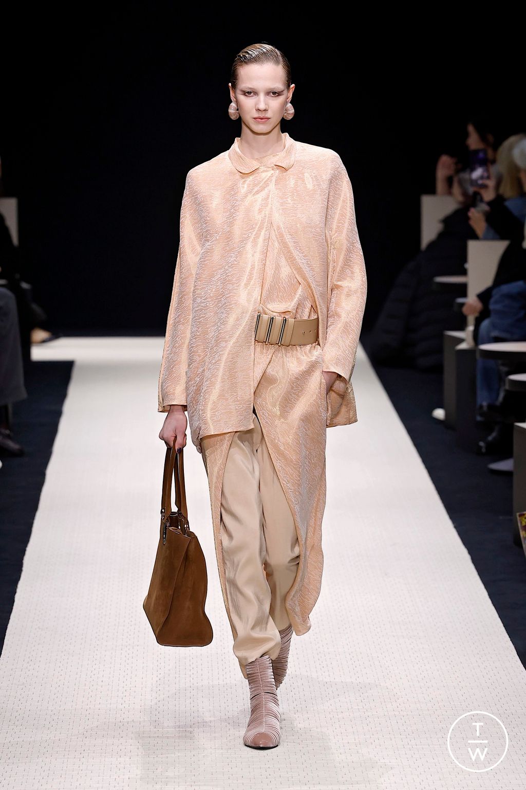 Fashion Week Milan Fall/Winter 2025 look 10 from the Giorgio Armani collection womenswear