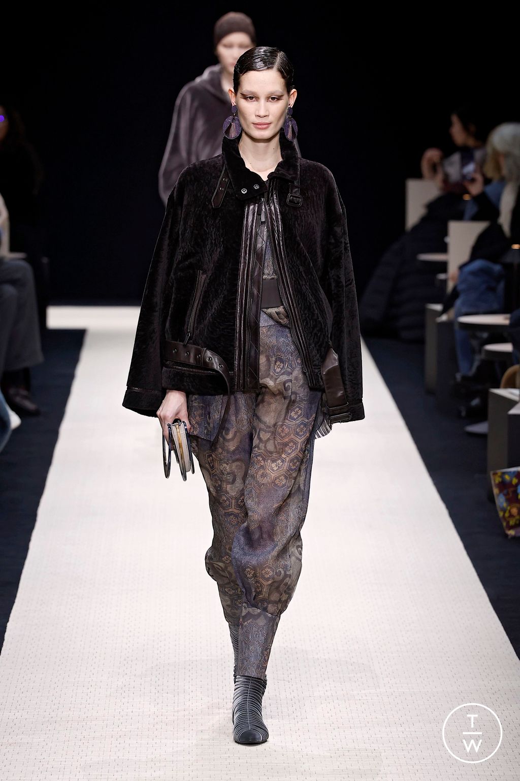 Fashion Week Milan Fall/Winter 2025 look 17 from the Giorgio Armani collection womenswear