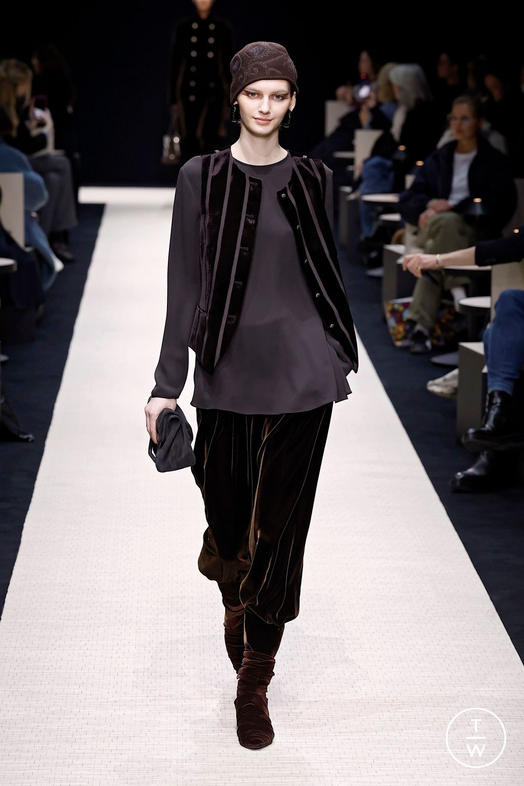 Fashion Week Milan Fall/Winter 2025 look 19 from the Giorgio Armani collection womenswear