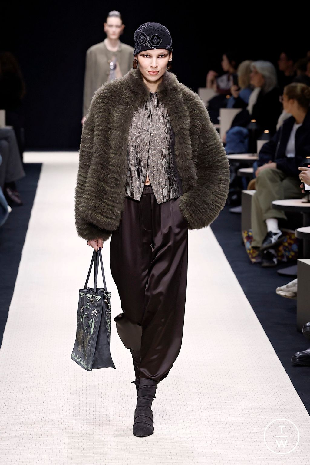 Fashion Week Milan Fall/Winter 2025 look 29 from the Giorgio Armani collection womenswear