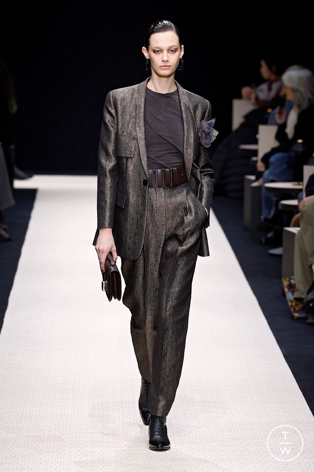 Fashion Week Milan Fall/Winter 2025 look 31 from the Giorgio Armani collection womenswear