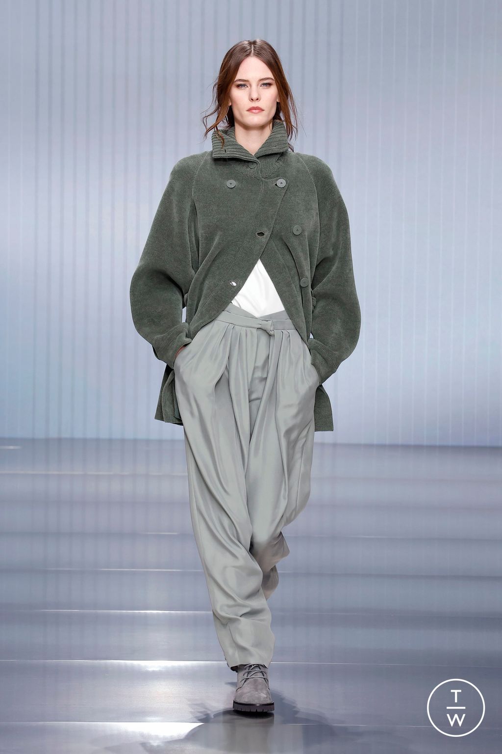 Fashion Week Milan Fall/Winter 2026 look 16 from the Giorgio Armani collection womenswear