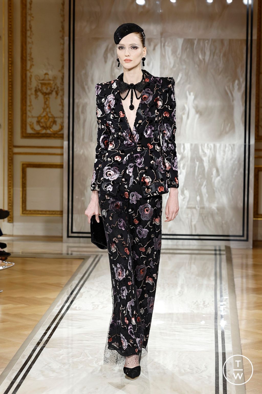 Fashion Week Paris Fall/Winter 2025 look 10 from the Giorgio Armani collection couture