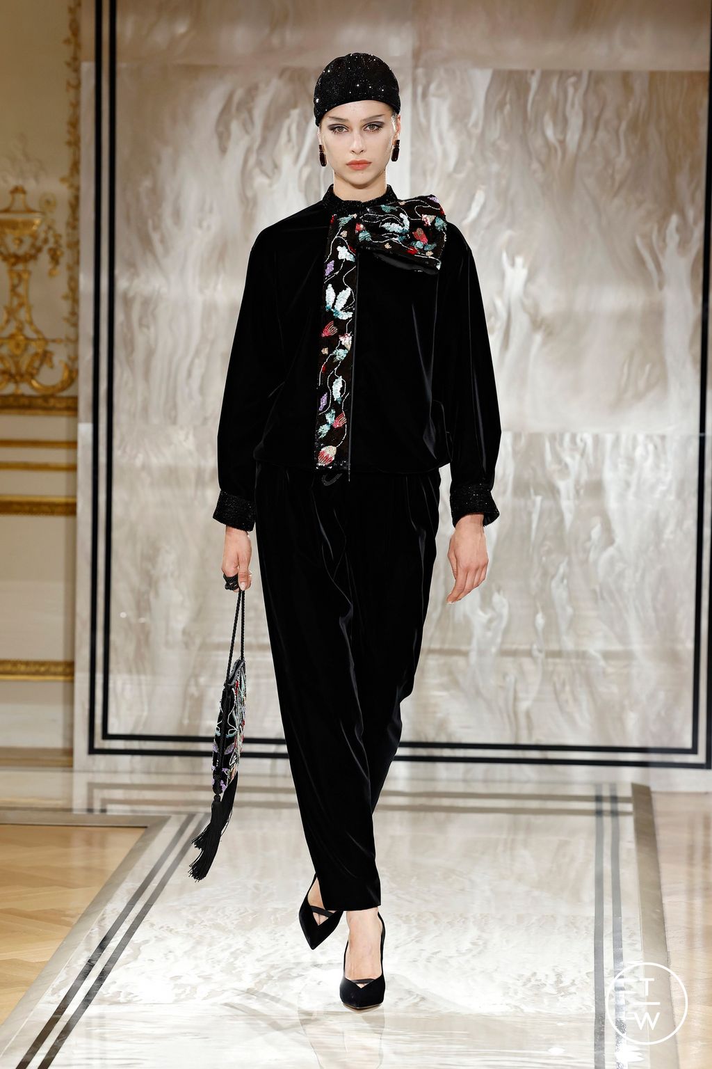 Fashion Week Paris Fall/Winter 2025 look 14 from the Giorgio Armani collection couture