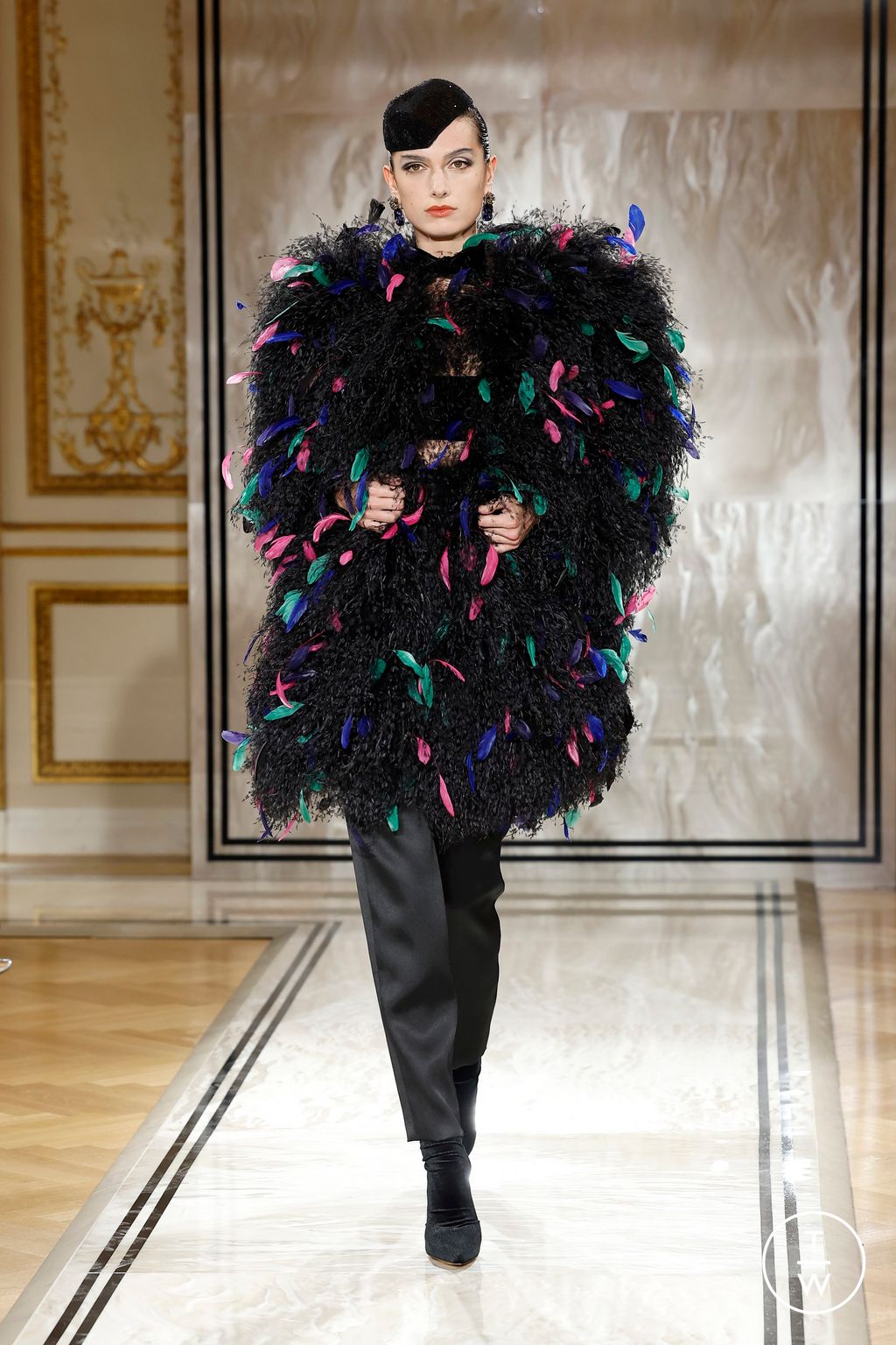 Fashion Week Paris Fall/Winter 2025 look 21 from the Giorgio Armani collection couture