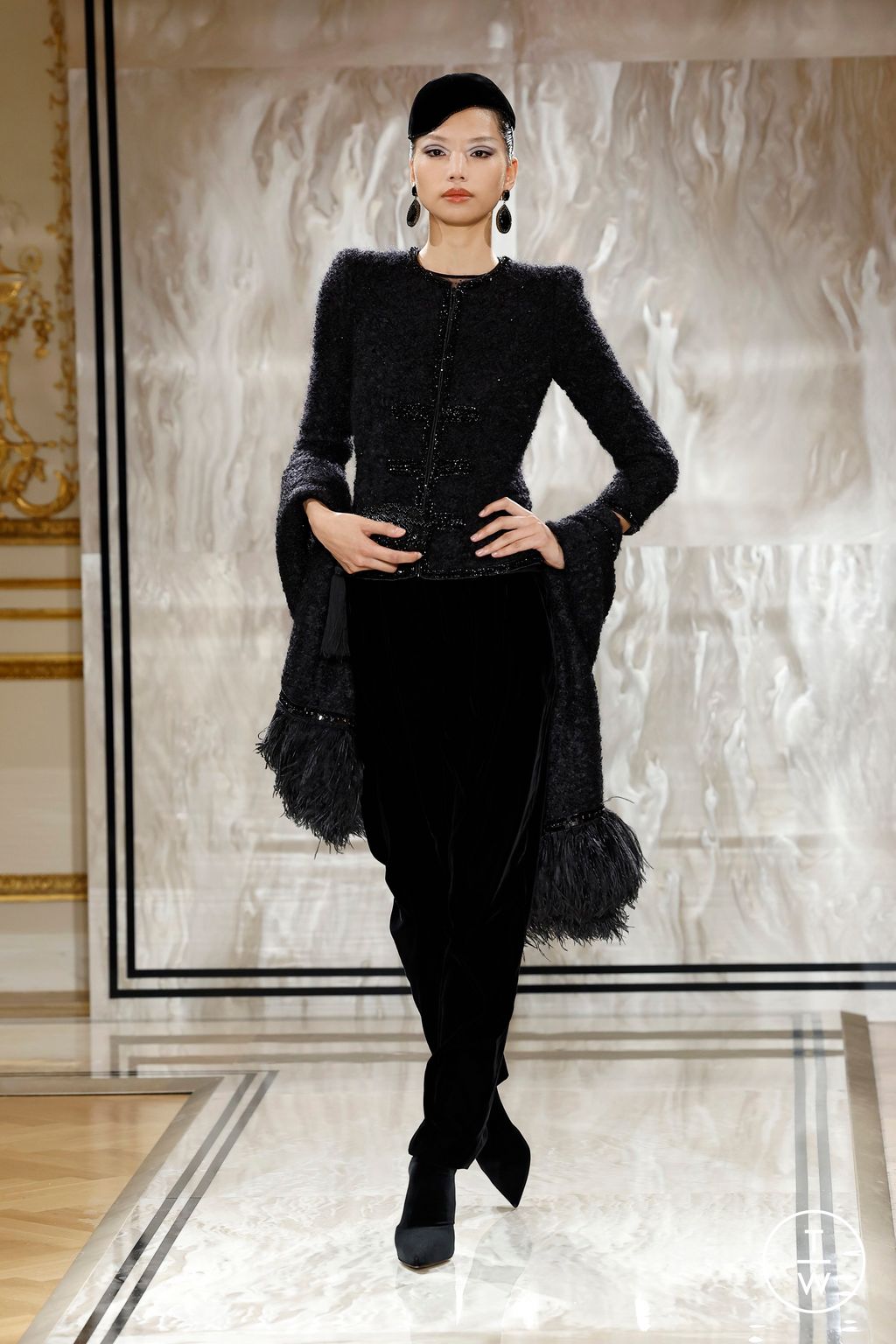 Fashion Week Paris Fall/Winter 2025 look 22 from the Giorgio Armani collection couture