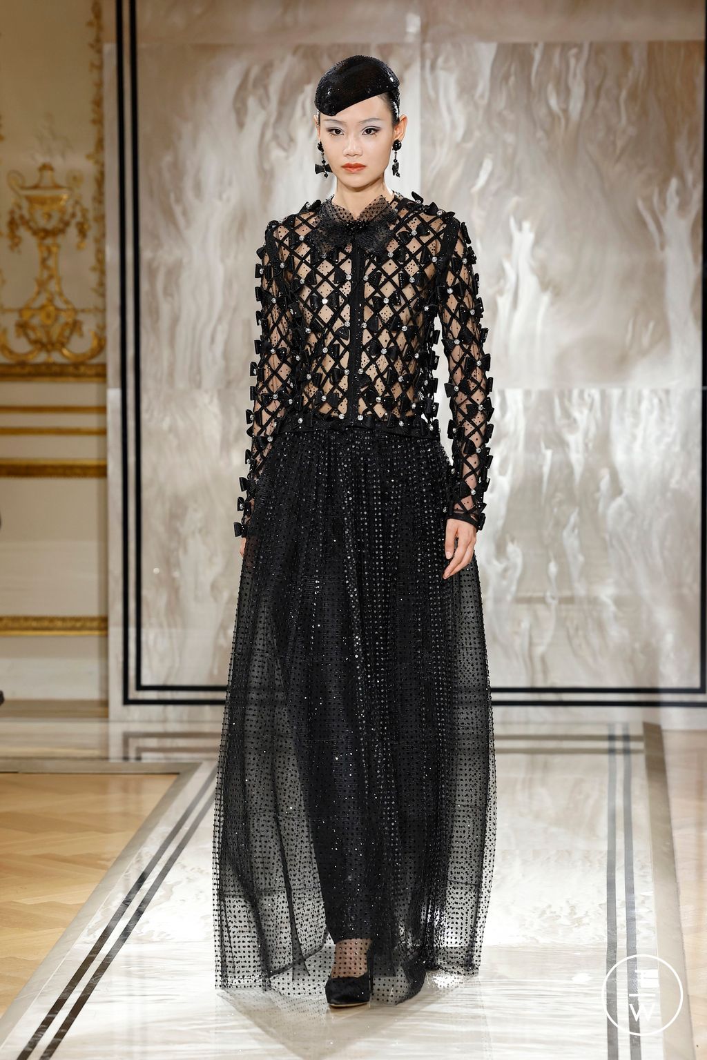 Fashion Week Paris Fall/Winter 2025 look 31 from the Giorgio Armani collection couture