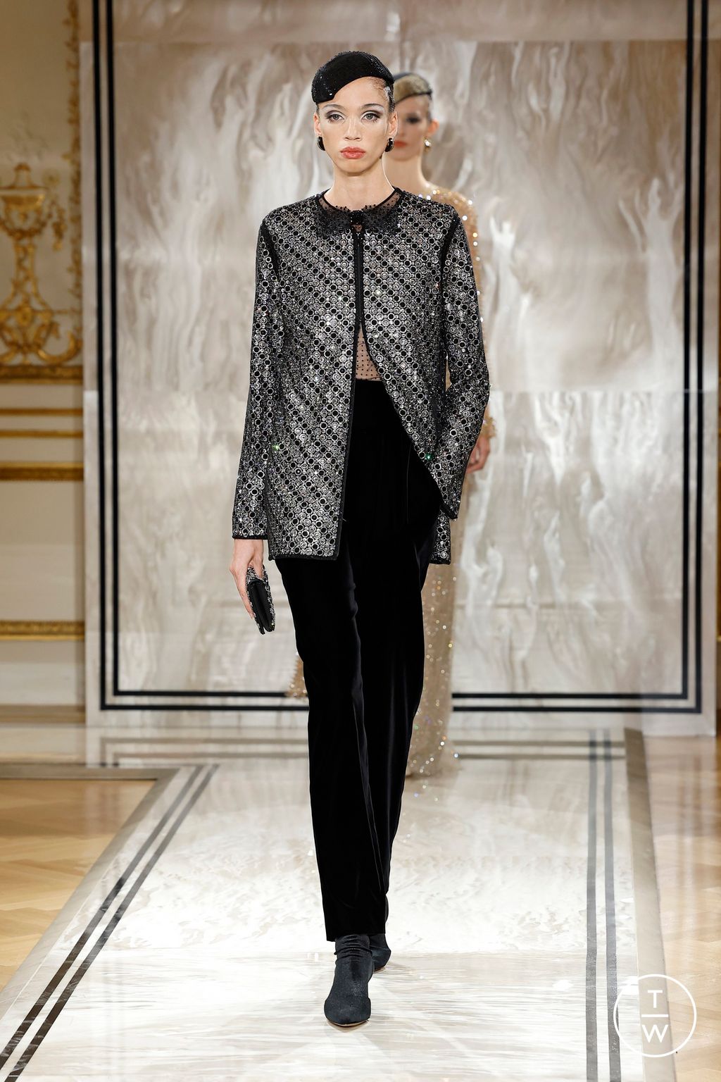Fashion Week Paris Fall/Winter 2025 look 43 from the Giorgio Armani collection couture