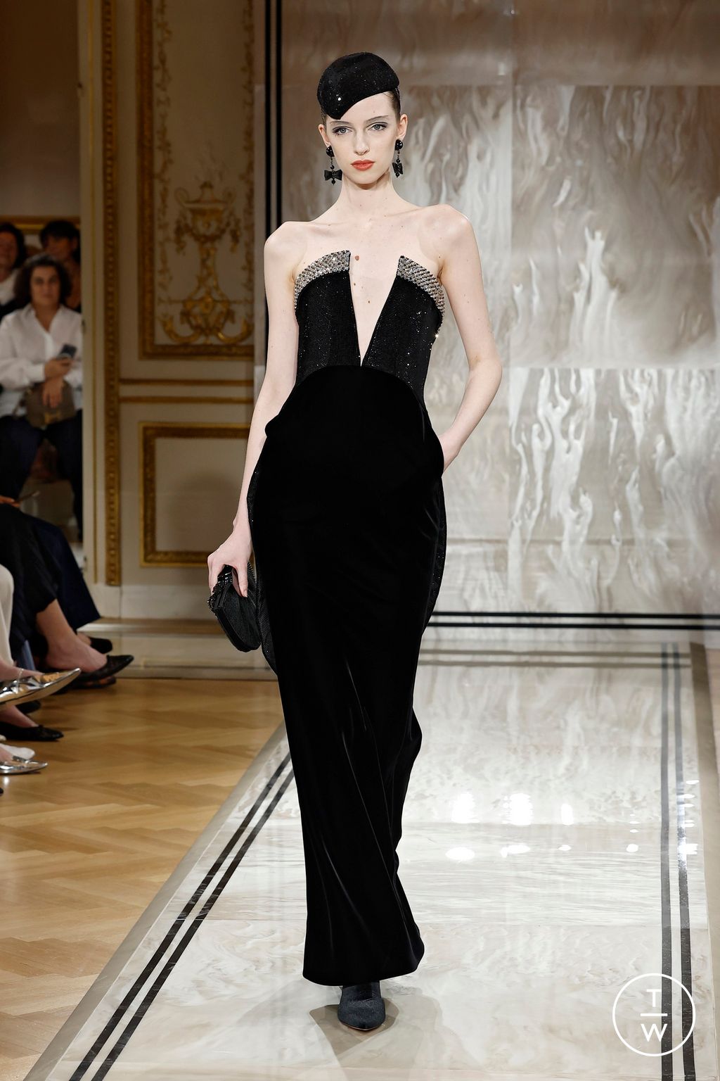 Fashion Week Paris Fall/Winter 2025 look 51 from the Giorgio Armani collection couture