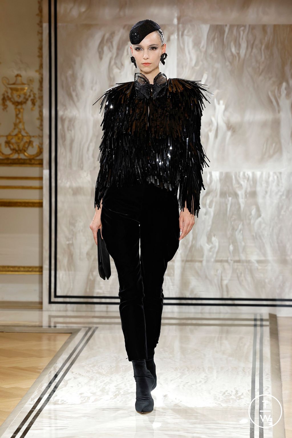 Fashion Week Paris Fall/Winter 2025 look 53 from the Giorgio Armani collection couture