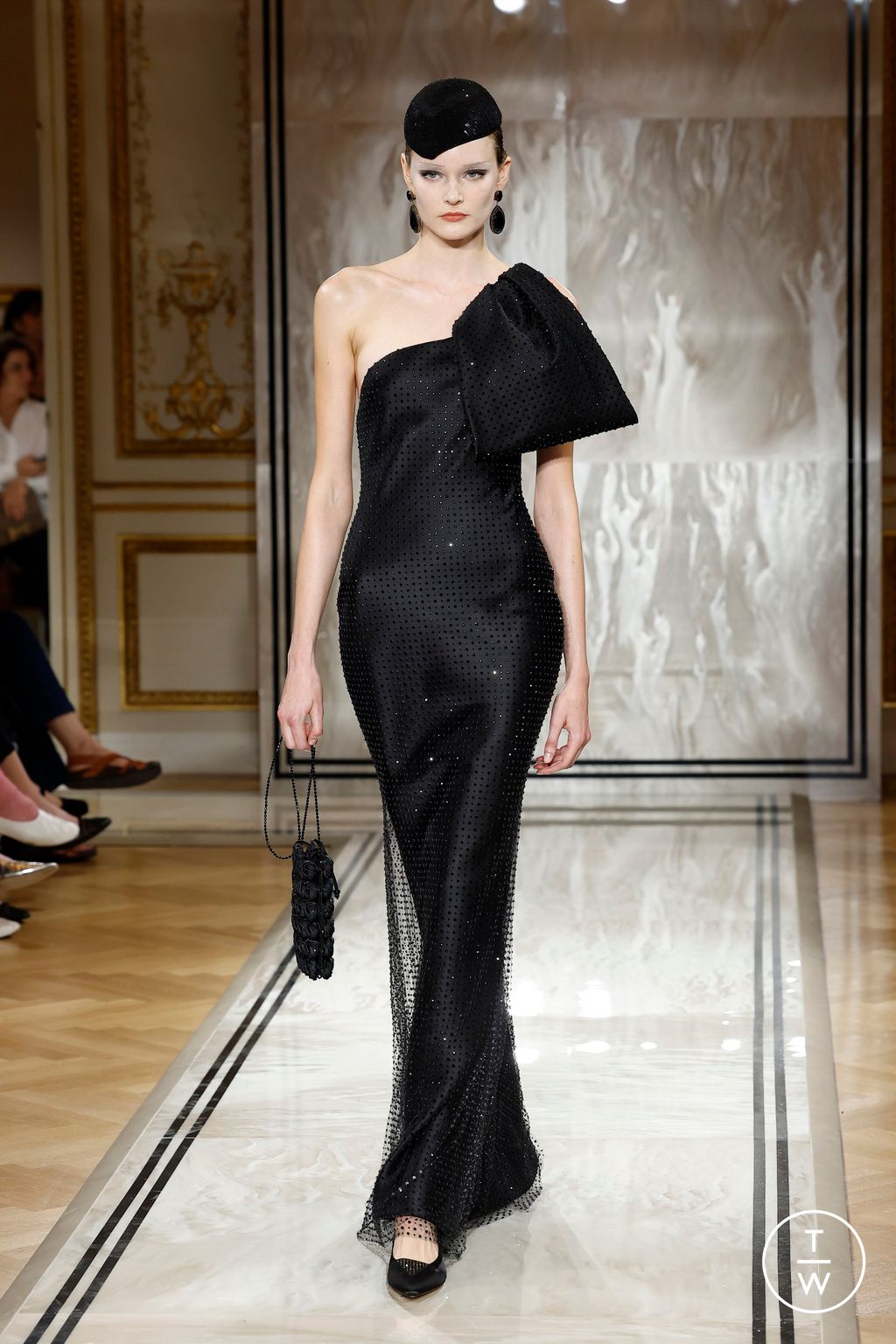 Fashion Week Paris Fall/Winter 2025 look 62 from the Giorgio Armani collection couture