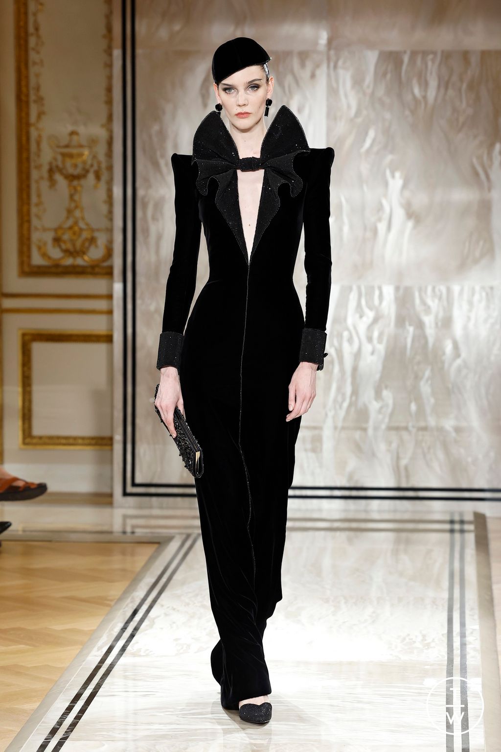 Fashion Week Paris Fall/Winter 2025 look 63 from the Giorgio Armani collection couture