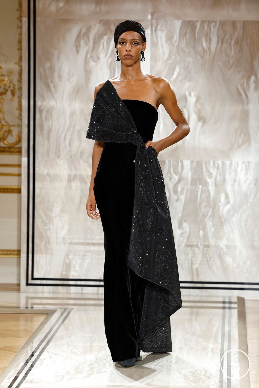 Fashion Week Paris Fall/Winter 2025 look 64 from the Giorgio Armani collection couture