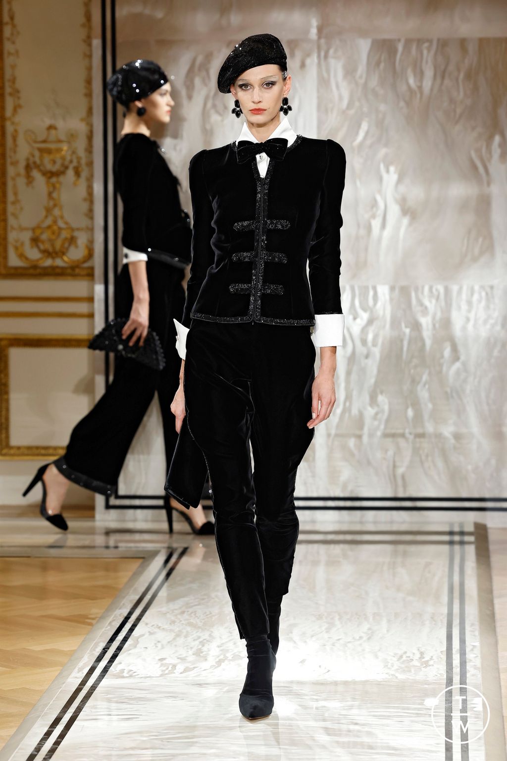 Fashion Week Paris Fall/Winter 2025 look 70 from the Giorgio Armani collection couture