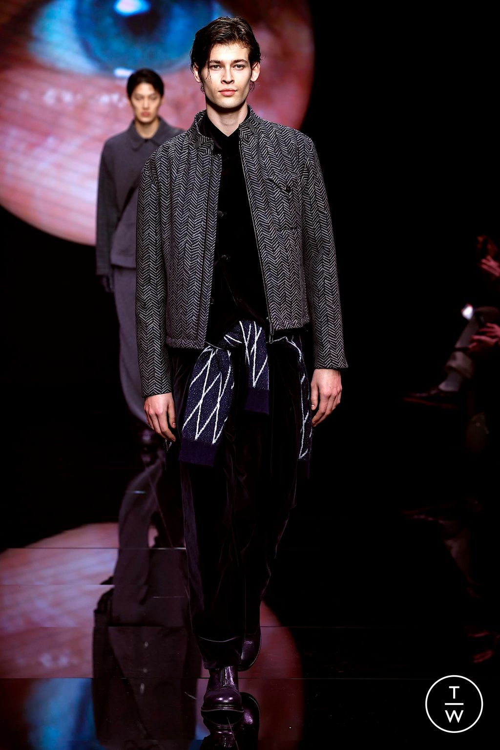 Fashion Week Milan Fall/Winter 2024 look 22 de la collection Giorgio Armani menswear