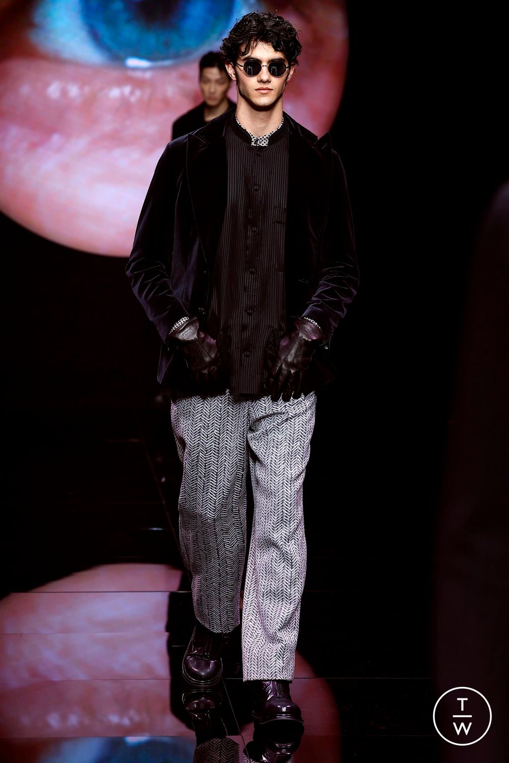 Fashion Week Milan Fall/Winter 2024 look 32 from the Giorgio Armani collection menswear