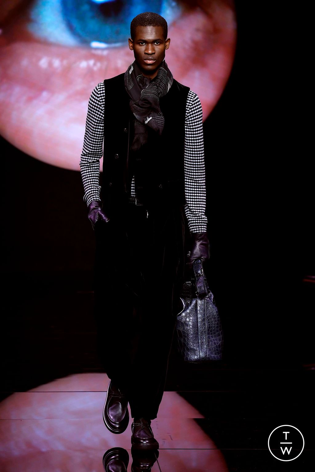 Fashion Week Milan Fall/Winter 2024 look 34 de la collection Giorgio Armani menswear