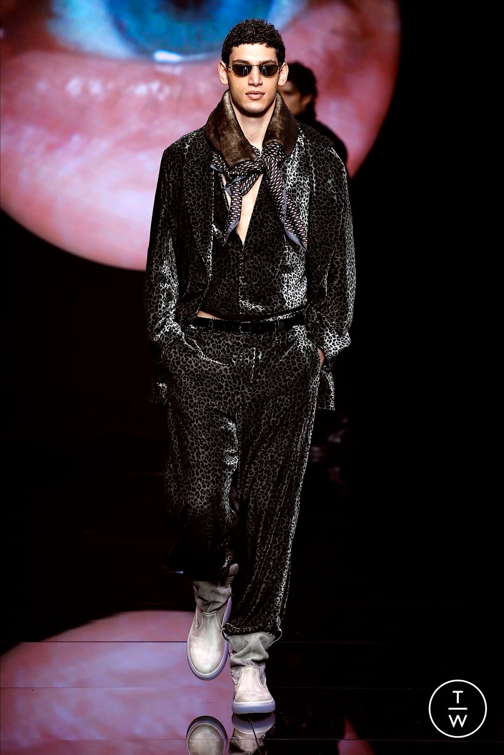 Fashion Week Milan Fall/Winter 2024 look 56 from the Giorgio Armani collection menswear