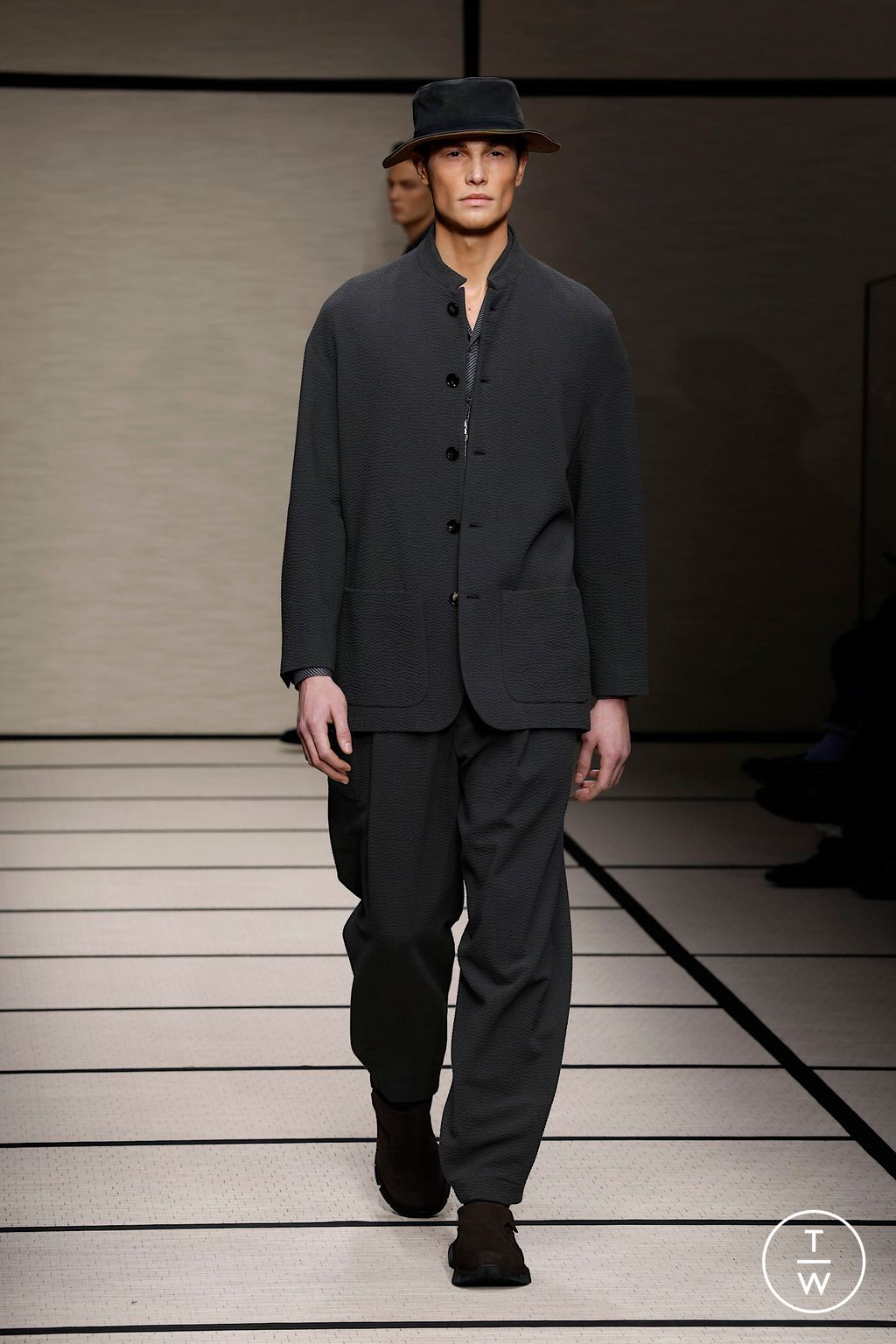 Fashion Week Milan Fall/Winter 2025 look 5 de la collection Giorgio Armani menswear